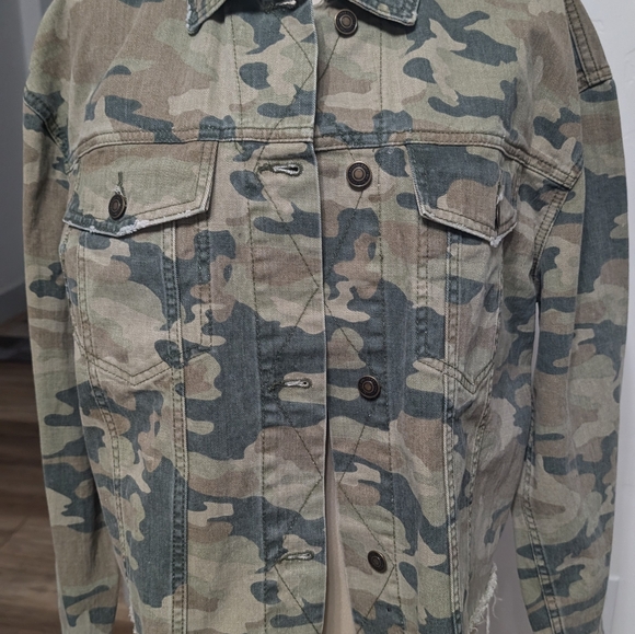 Free People Camouflage Jean Jacket - Picture 10 of 11